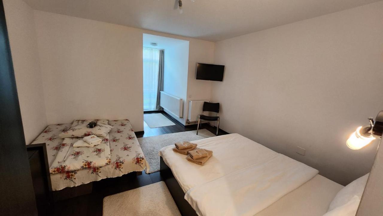 Hotel Casa Cu Flori Buşteni Exterior foto