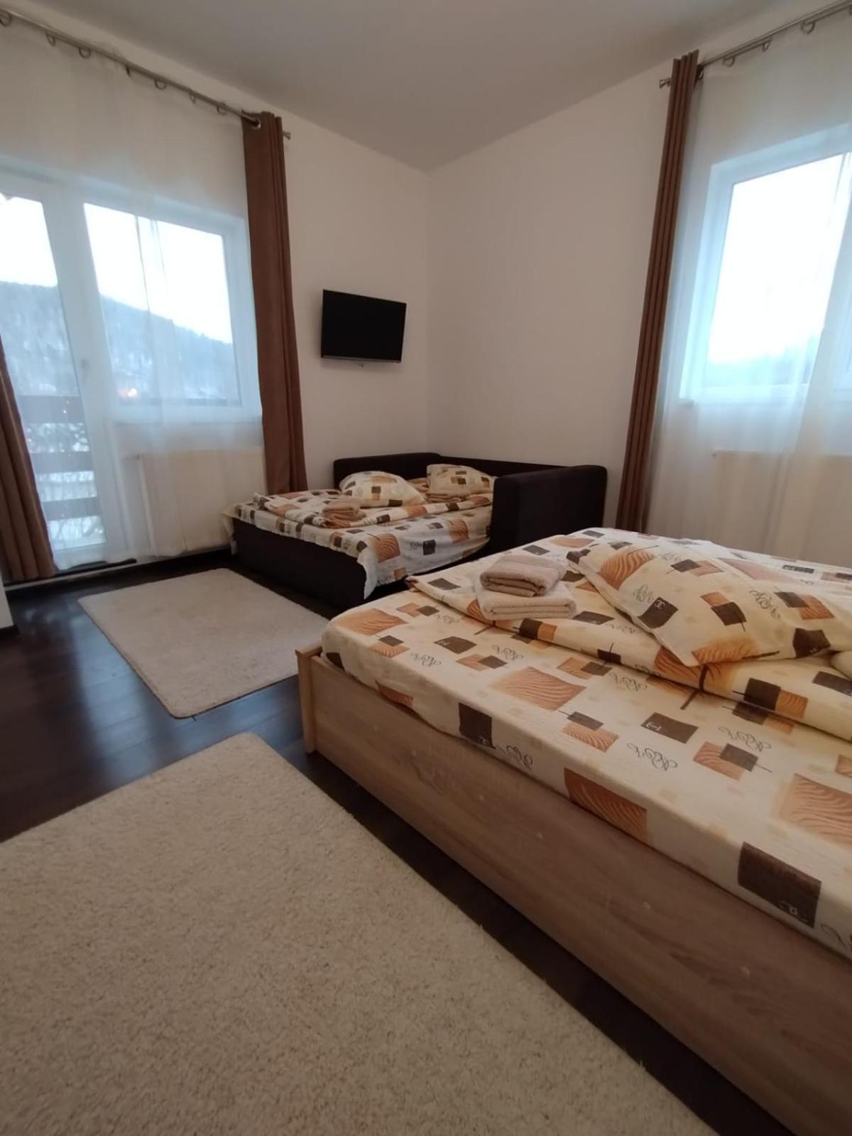 Hotel Casa Cu Flori Buşteni Exterior foto