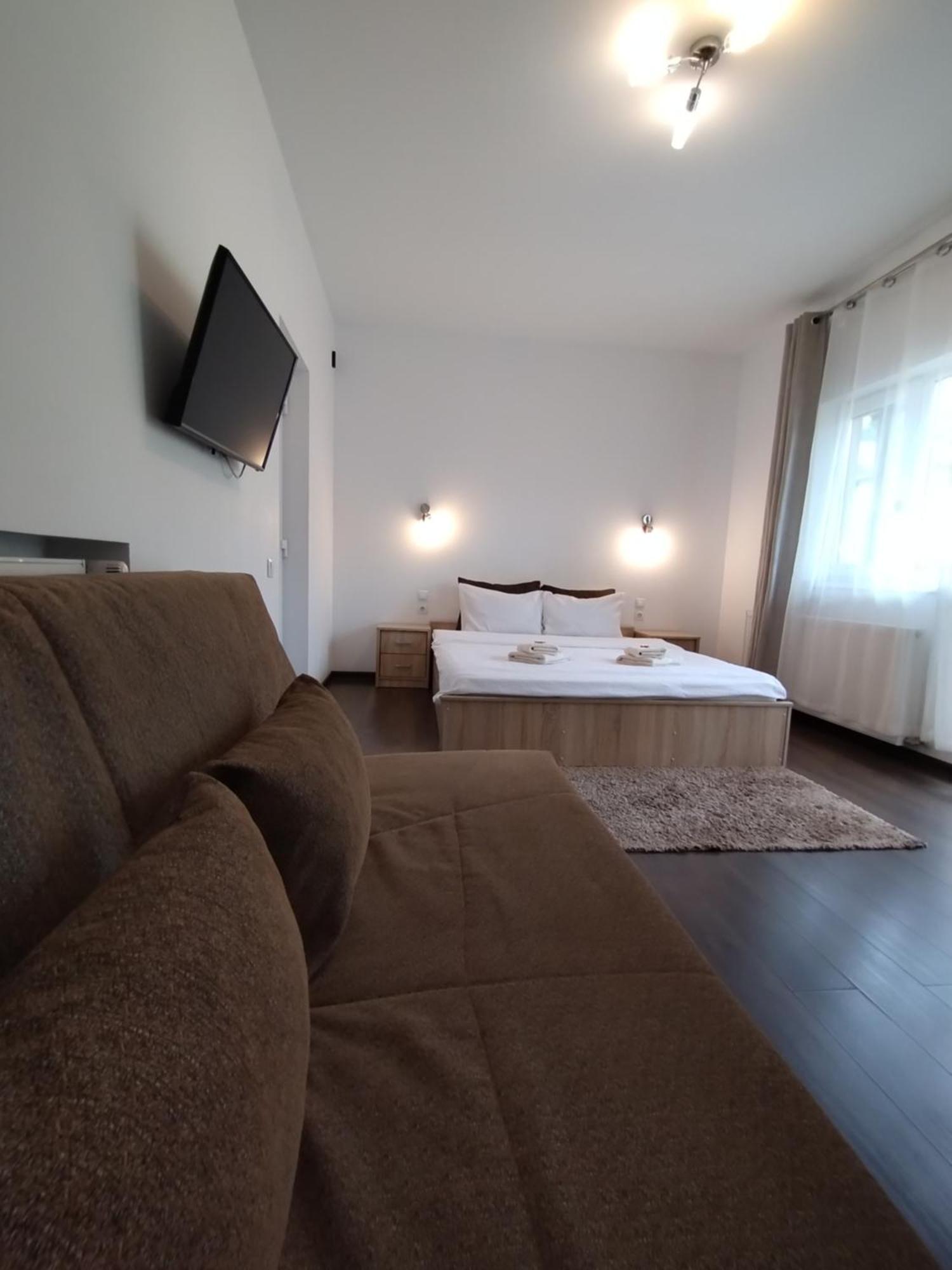 Hotel Casa Cu Flori Buşteni Exterior foto